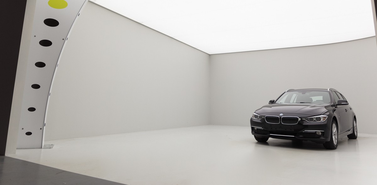 Large photostudio for professional car photography